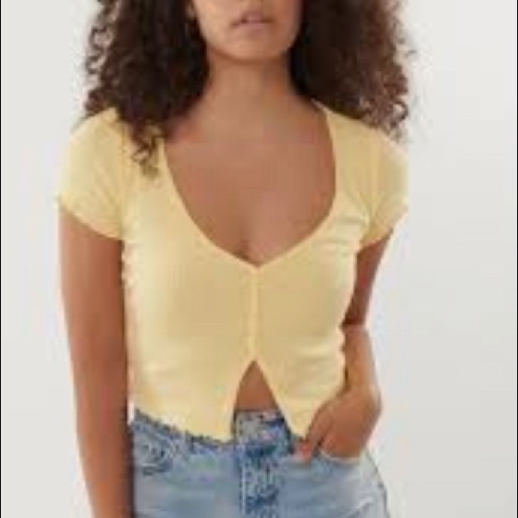 Never been used flyaway top, with buttons and tag! - Picture 1 of 2